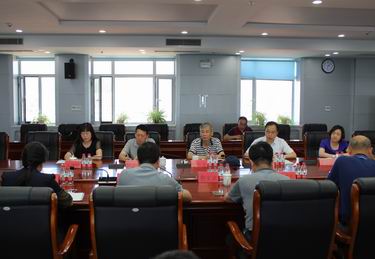 11-调整大小 2019年7月2日辽宁省农业科学院院党组成员、副院长袁兴福与驻省农业农村厅纪检监察组长姜长全一同到我院调研指导工作.JPG 11-调整大小 2019年7月2日辽宁省农业科学院院党组成员、副院长袁兴福与驻省农业农村厅纪检监察组长姜长全一同到我院调研指导工作.JPG